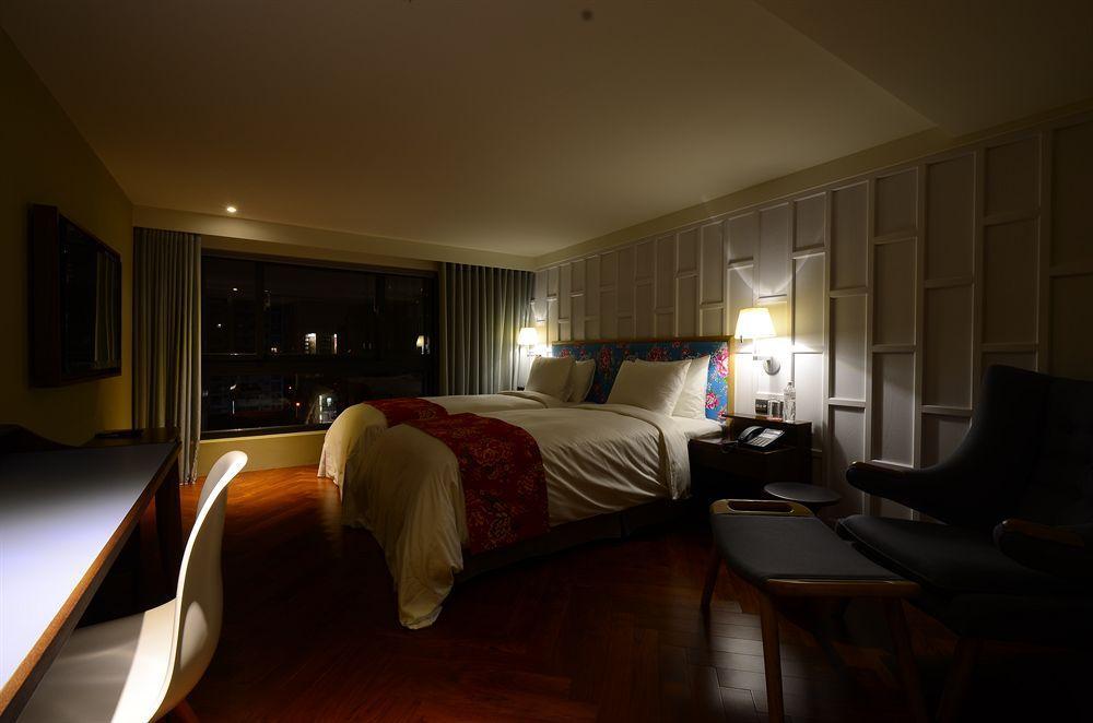 Reddot Hotel Taichung Esterno foto