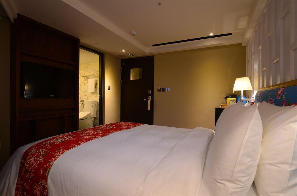 Reddot Hotel Taichung Esterno foto