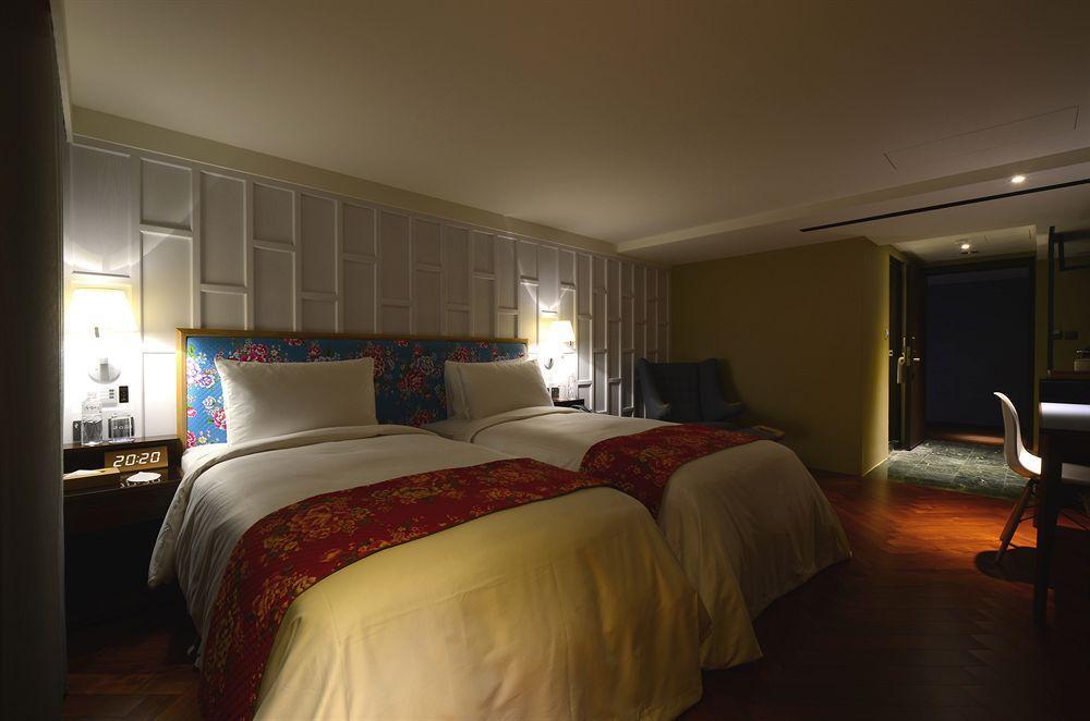 Reddot Hotel Taichung Esterno foto