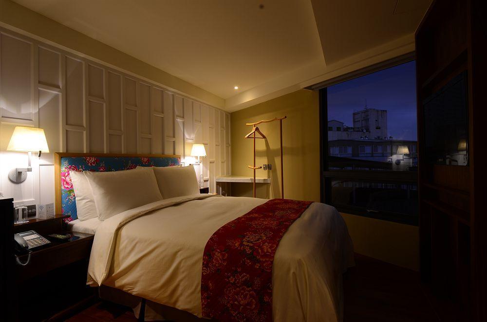 Reddot Hotel Taichung Esterno foto