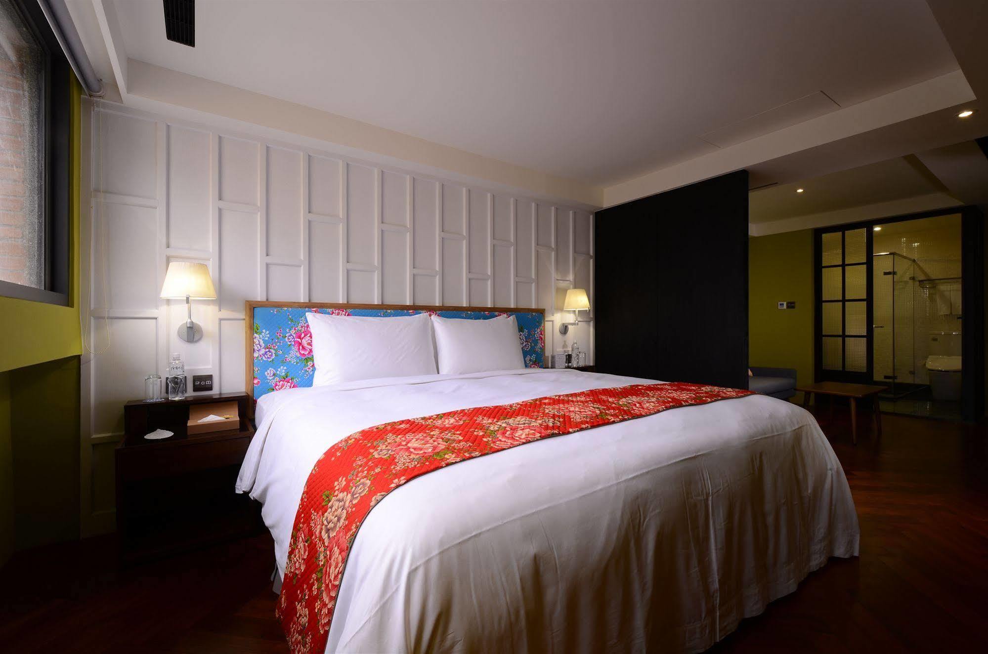 Reddot Hotel Taichung Esterno foto