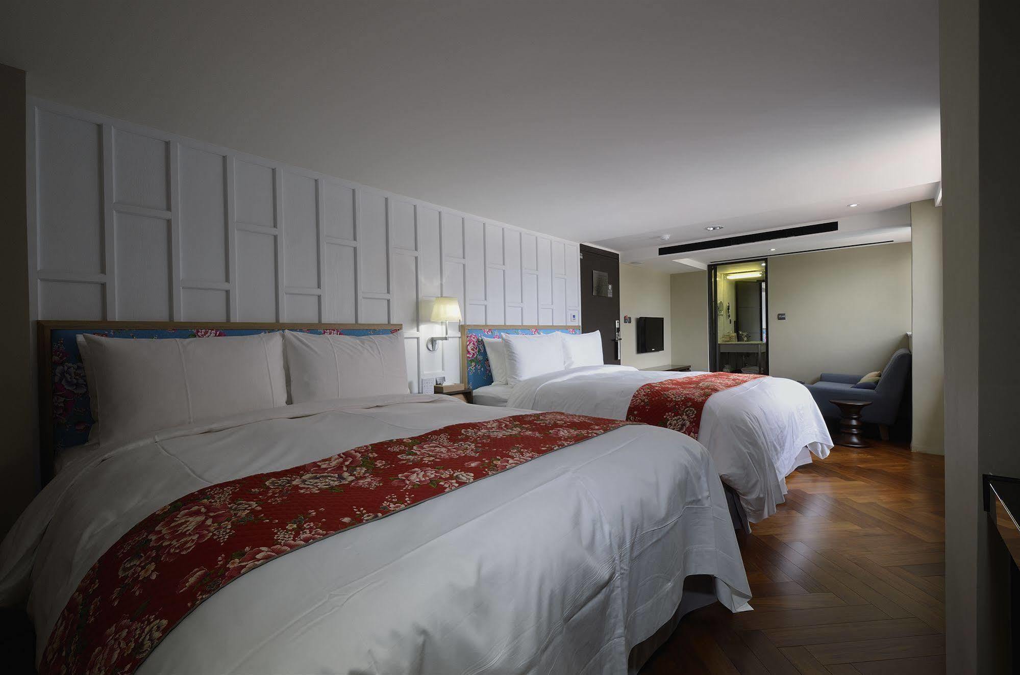 Reddot Hotel Taichung Esterno foto